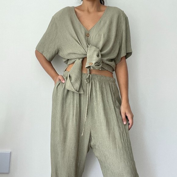 Vintage two piece button front top and trousers matching set - Picture 2 of 10